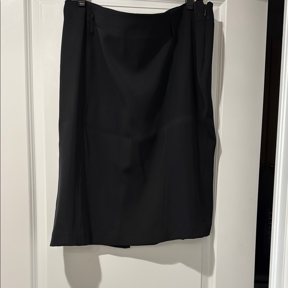 Tom Ford Elegant Black Women's Uniform Skirt